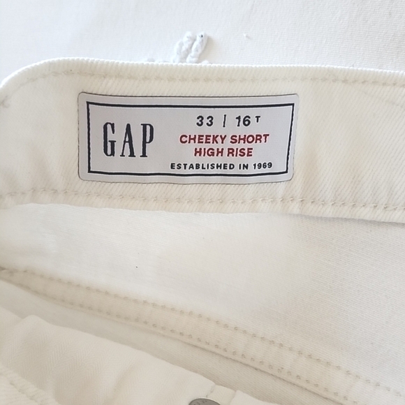 NWT GAP High Rise White Shorts Cheeky size 16 / 33 tall - Picture 7 of 8